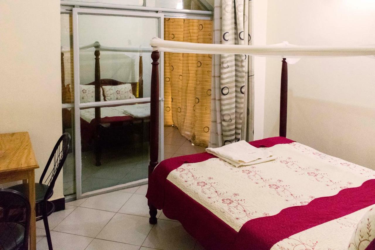 Relief Motel Fort Portal Kültér fotó