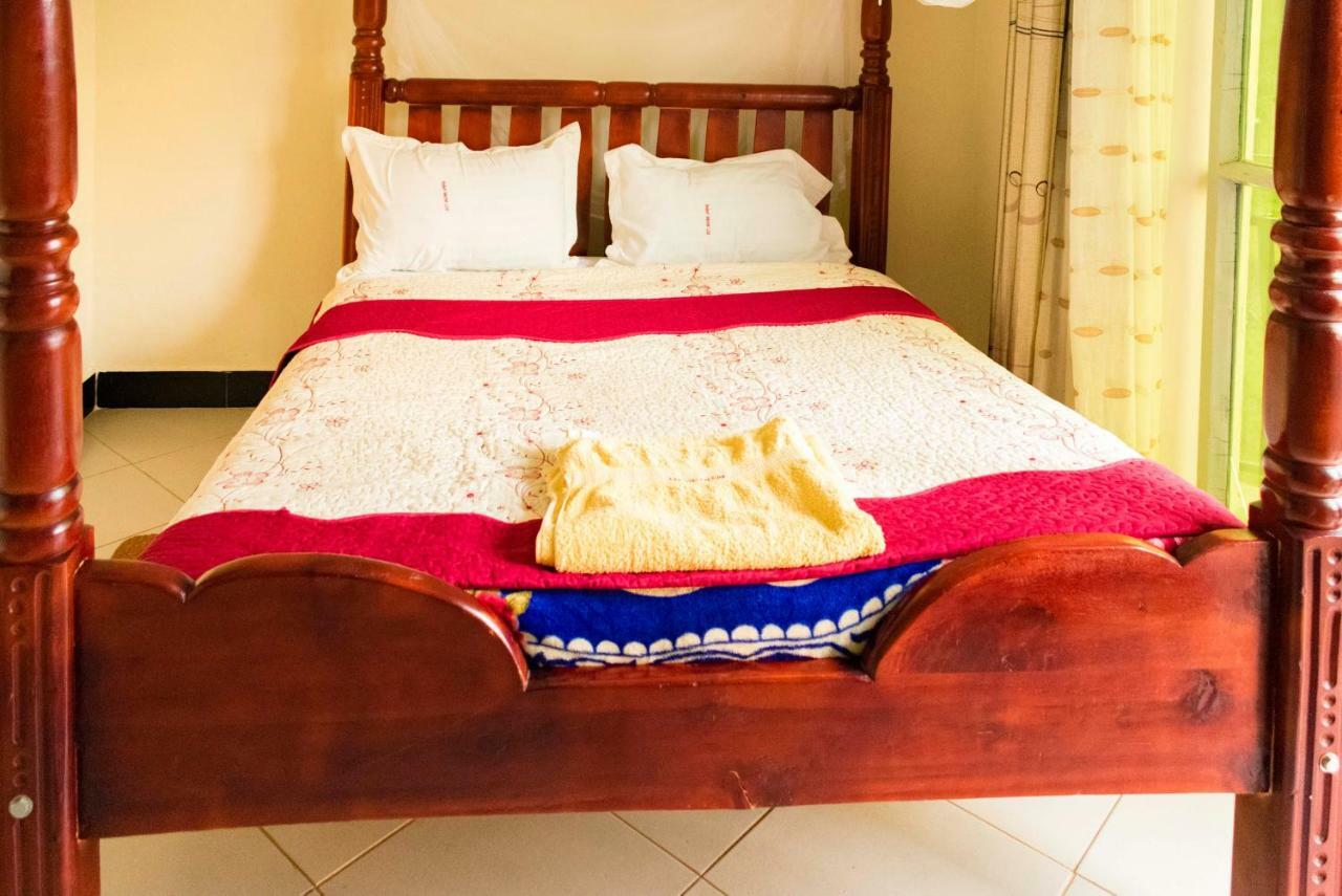 Relief Motel Fort Portal Kültér fotó
